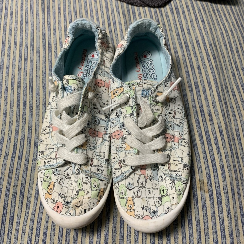 Skechers Women's Cartoon Print Sneakers